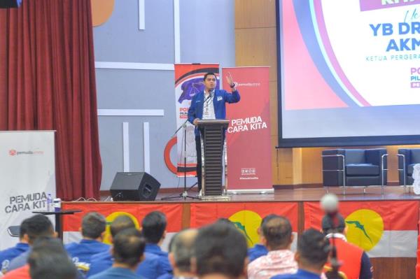 Youth chief: Umno must face reality but continue fight to bring it back to its former glory